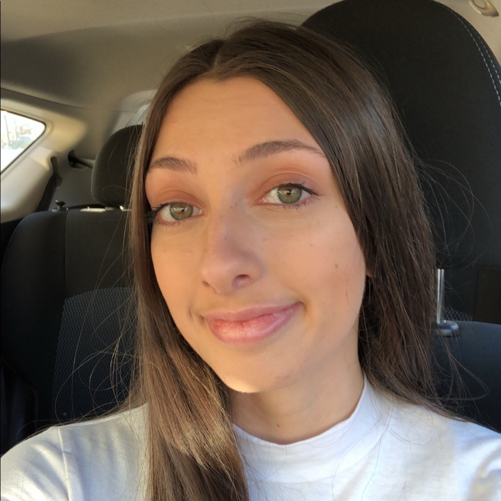 Meet your Posher, Abby